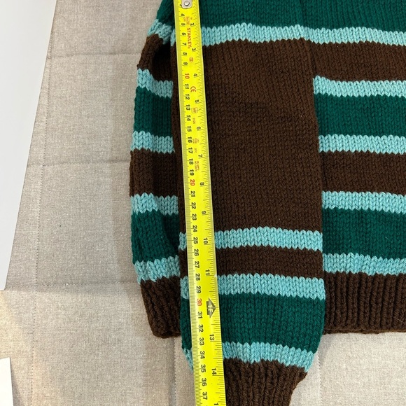 Sweater and hat hand knit.  Children’s. - Picture 3 of 7